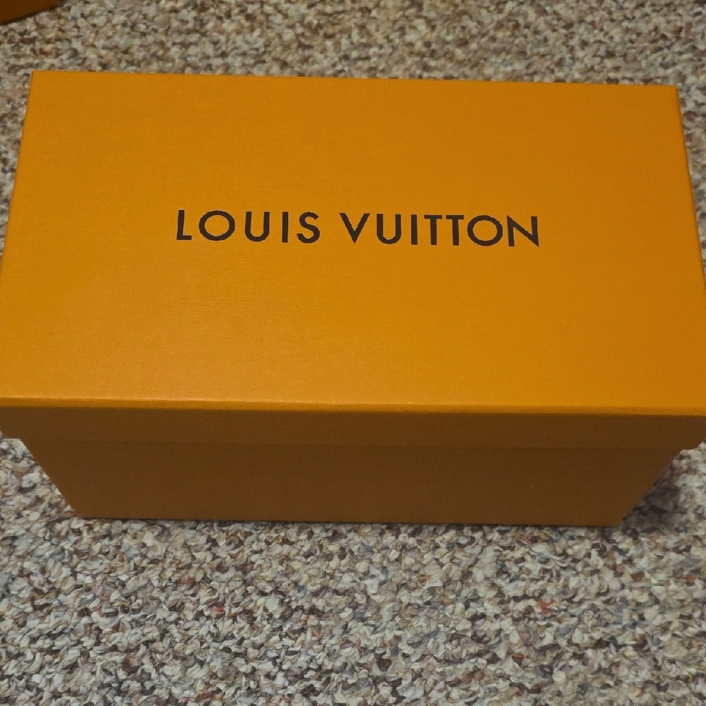 Louis Vuitton Signature Orange Box - Picture 2 of 2